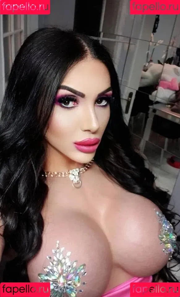 TS Afet Yakar Onlyfans Photo Gallery 