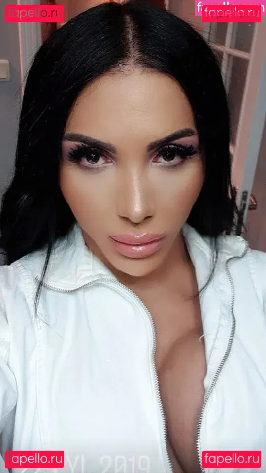 TS Afet Yakar Onlyfans Photo Gallery 