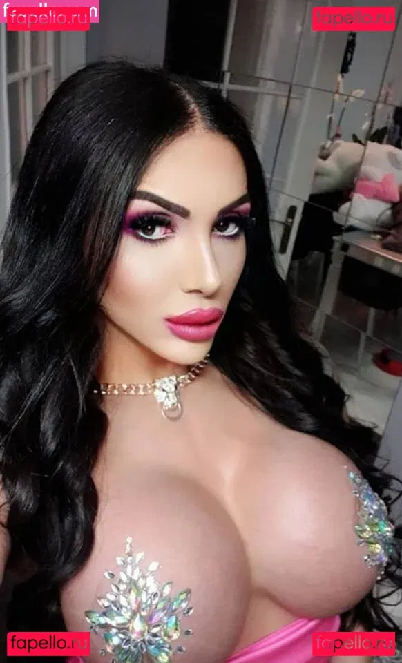 TS Afet Yakar Onlyfans Photo Gallery 