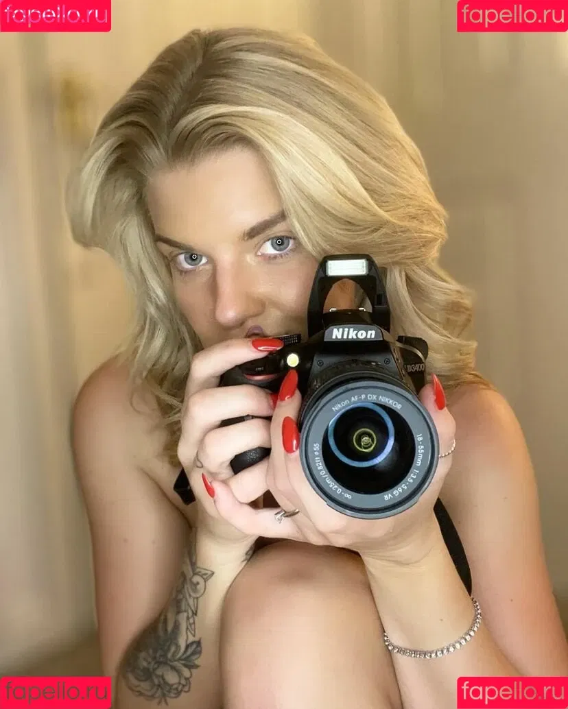 Robyn Quinn Onlyfans Photo Gallery 