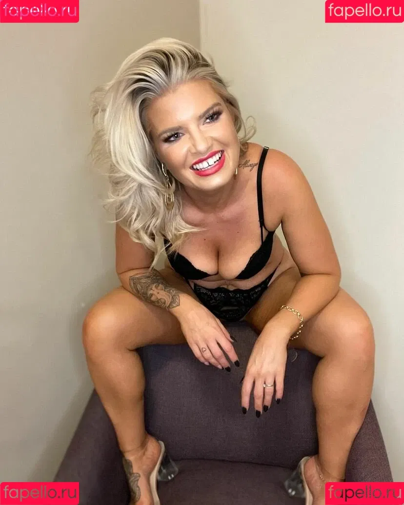 Robyn Quinn Onlyfans Photo Gallery 