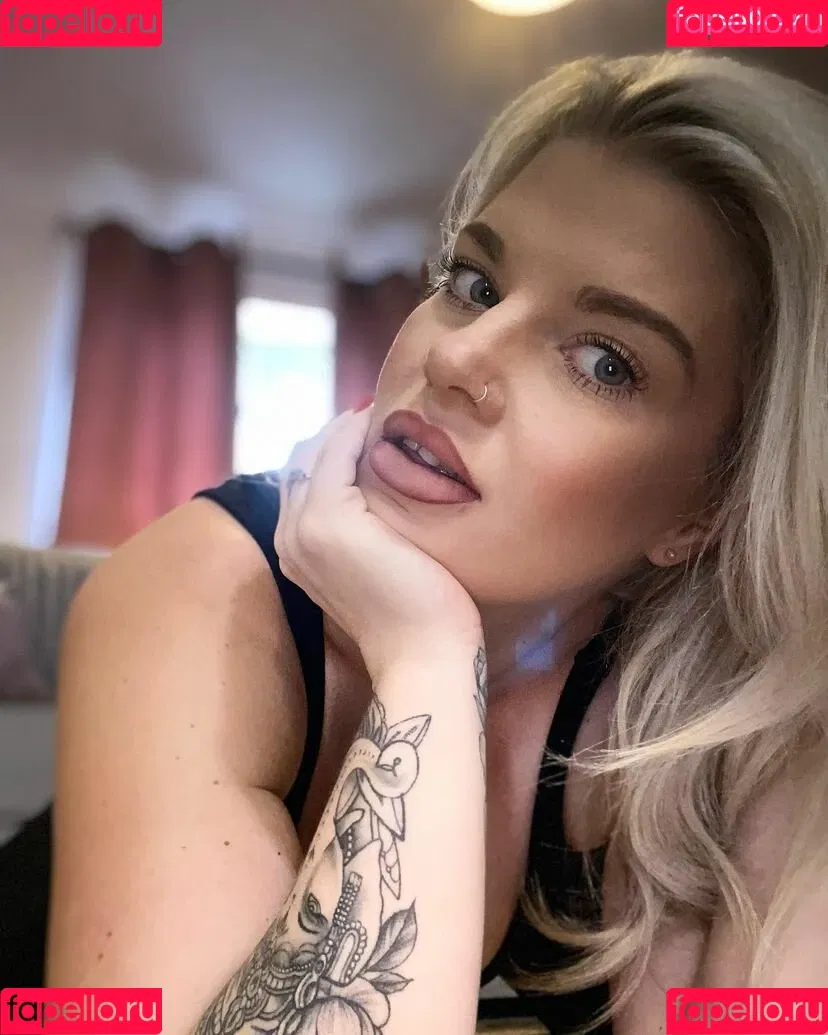 Robyn Quinn Onlyfans Photo Gallery 