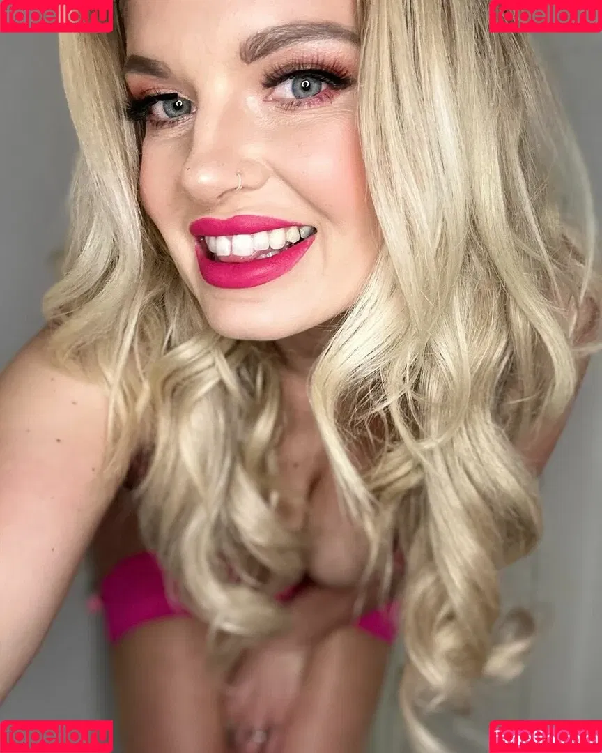 Robyn Quinn Onlyfans Photo Gallery 