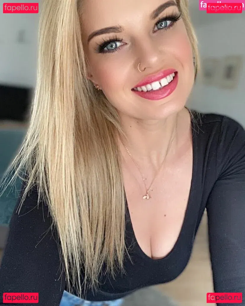 Robyn Quinn Onlyfans Photo Gallery 