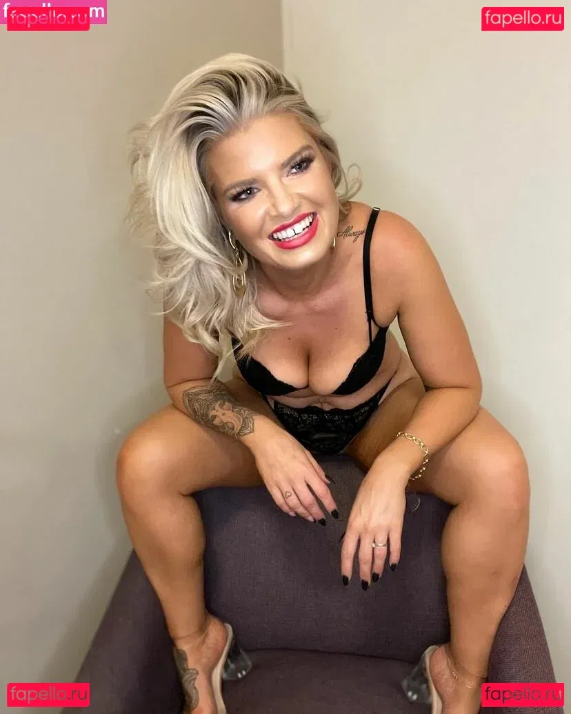 Robyn Quinn Onlyfans Photo Gallery 