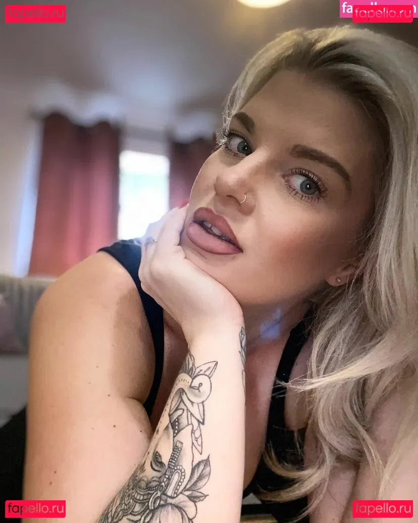Robyn Quinn Onlyfans Photo Gallery 