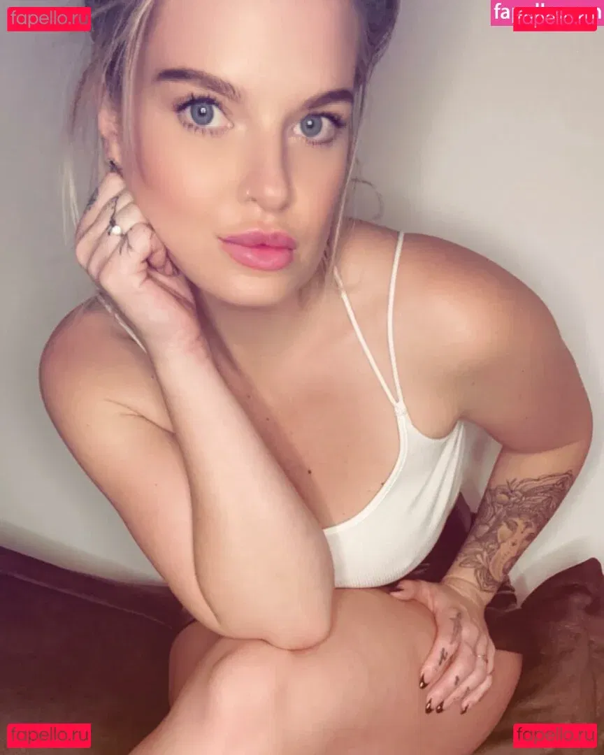 Robyn Quinn Onlyfans Photo Gallery 