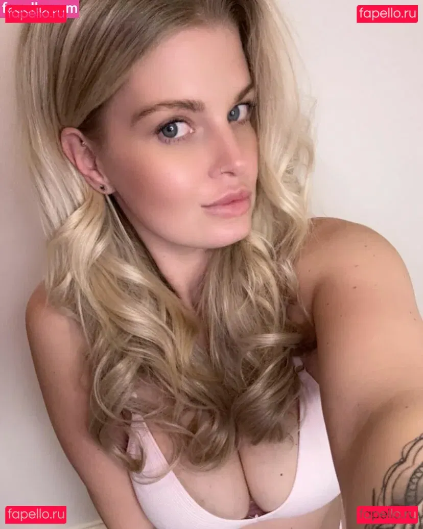 Robyn Quinn Onlyfans Photo Gallery 