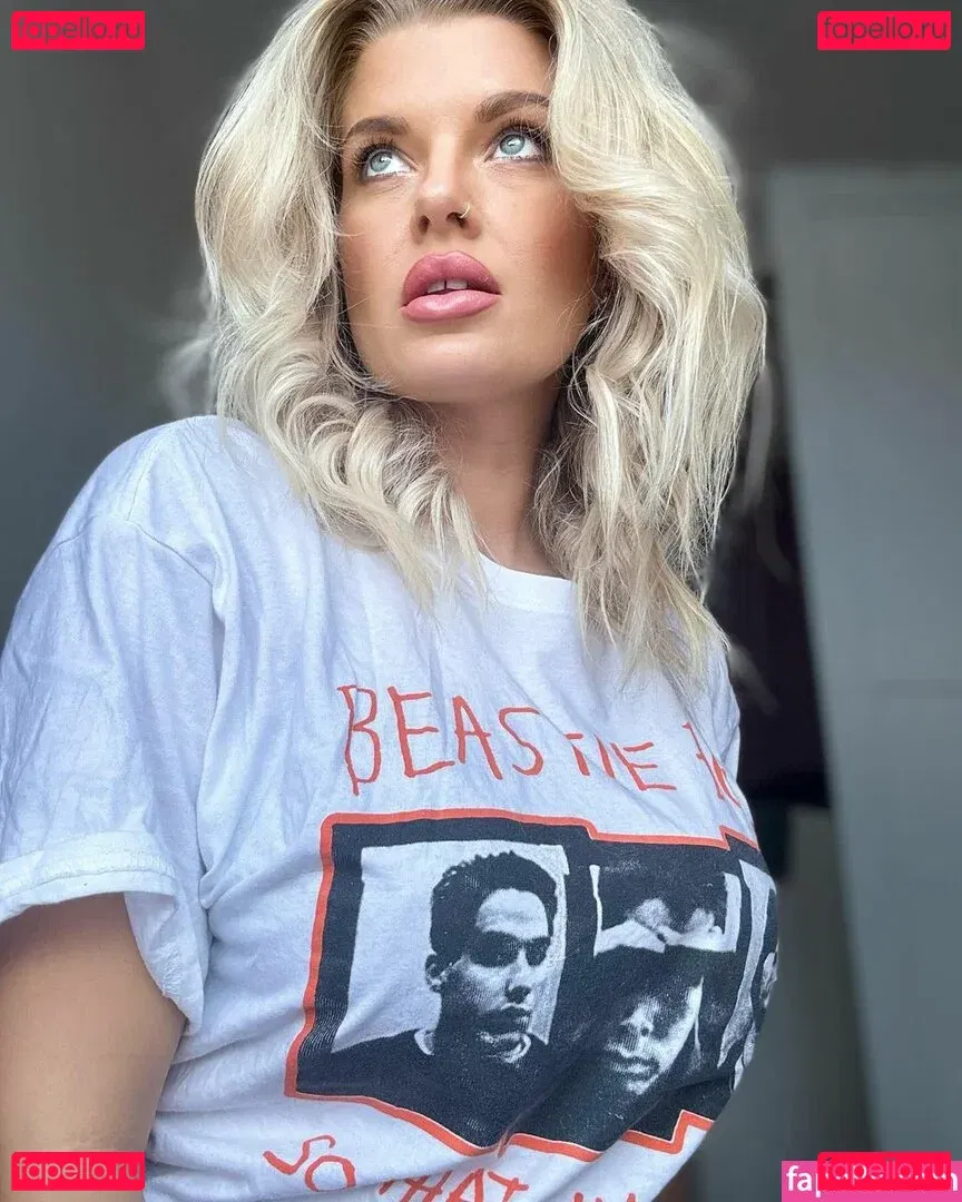 Robyn Quinn Onlyfans Photo Gallery 