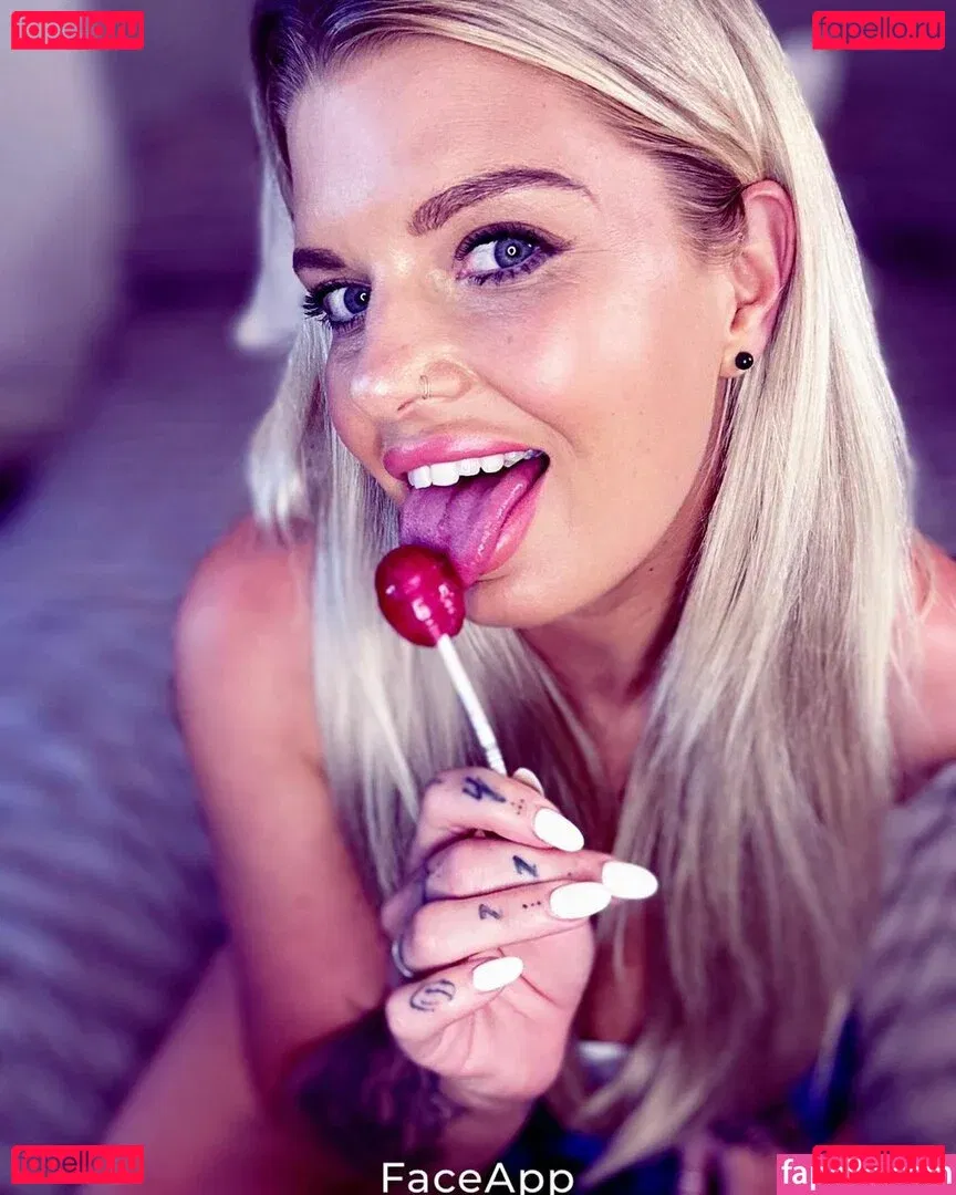 Robyn Quinn Onlyfans Photo Gallery 