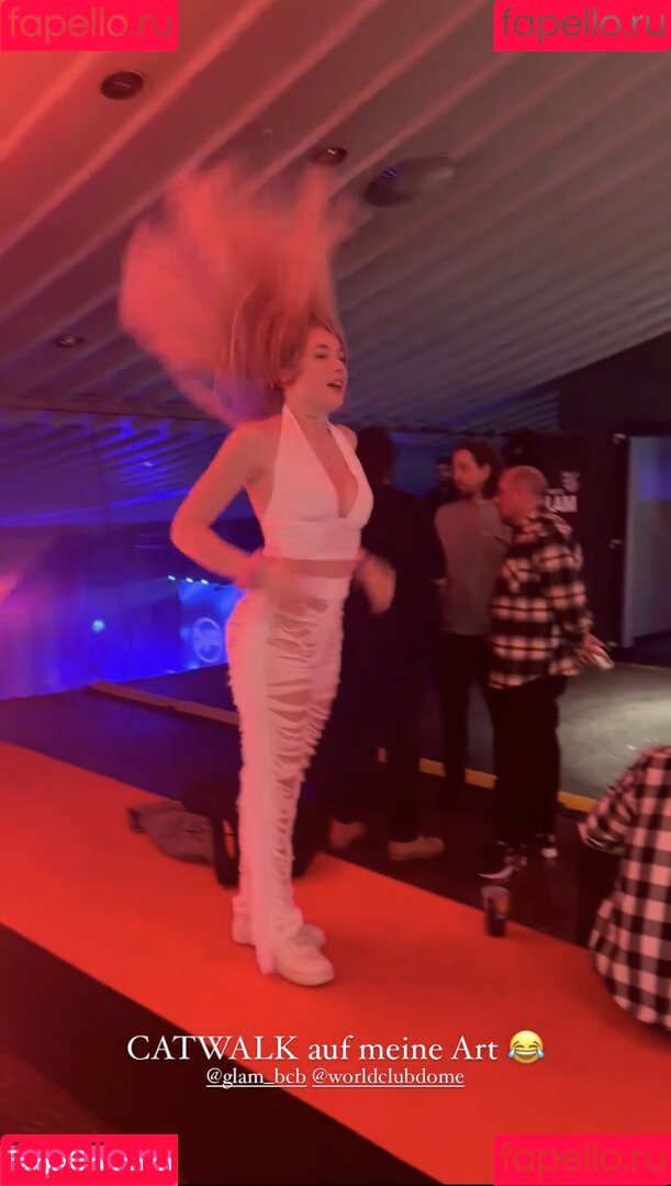 laura__pkr Onlyfans Photo Gallery 