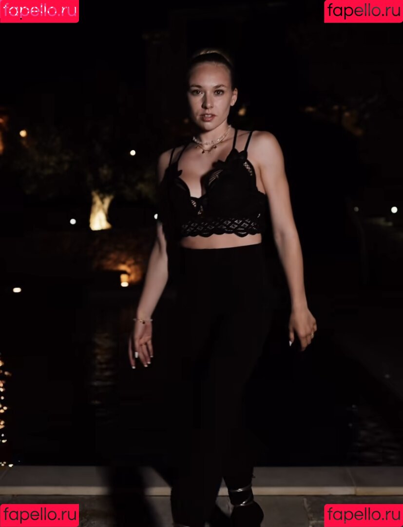 laura__pkr Onlyfans Photo Gallery 