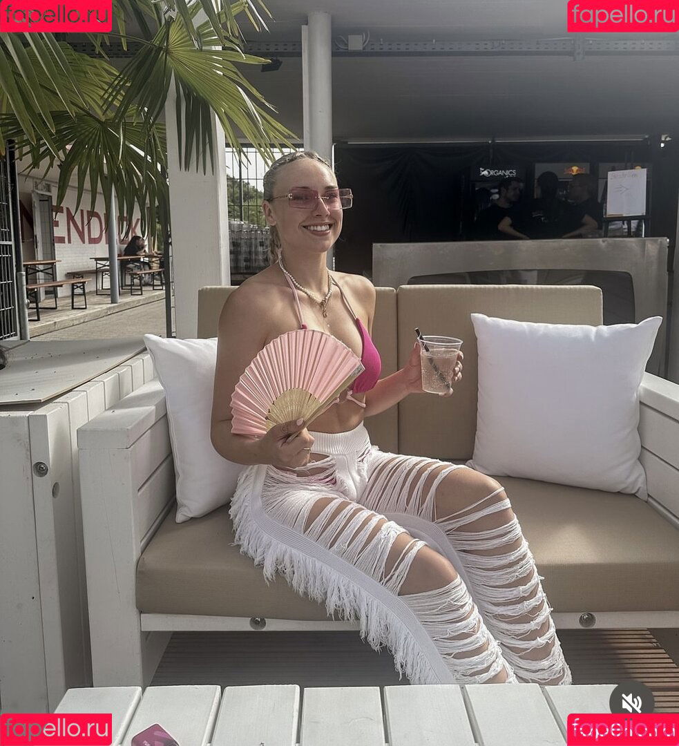 laura__pkr Onlyfans Photo Gallery 