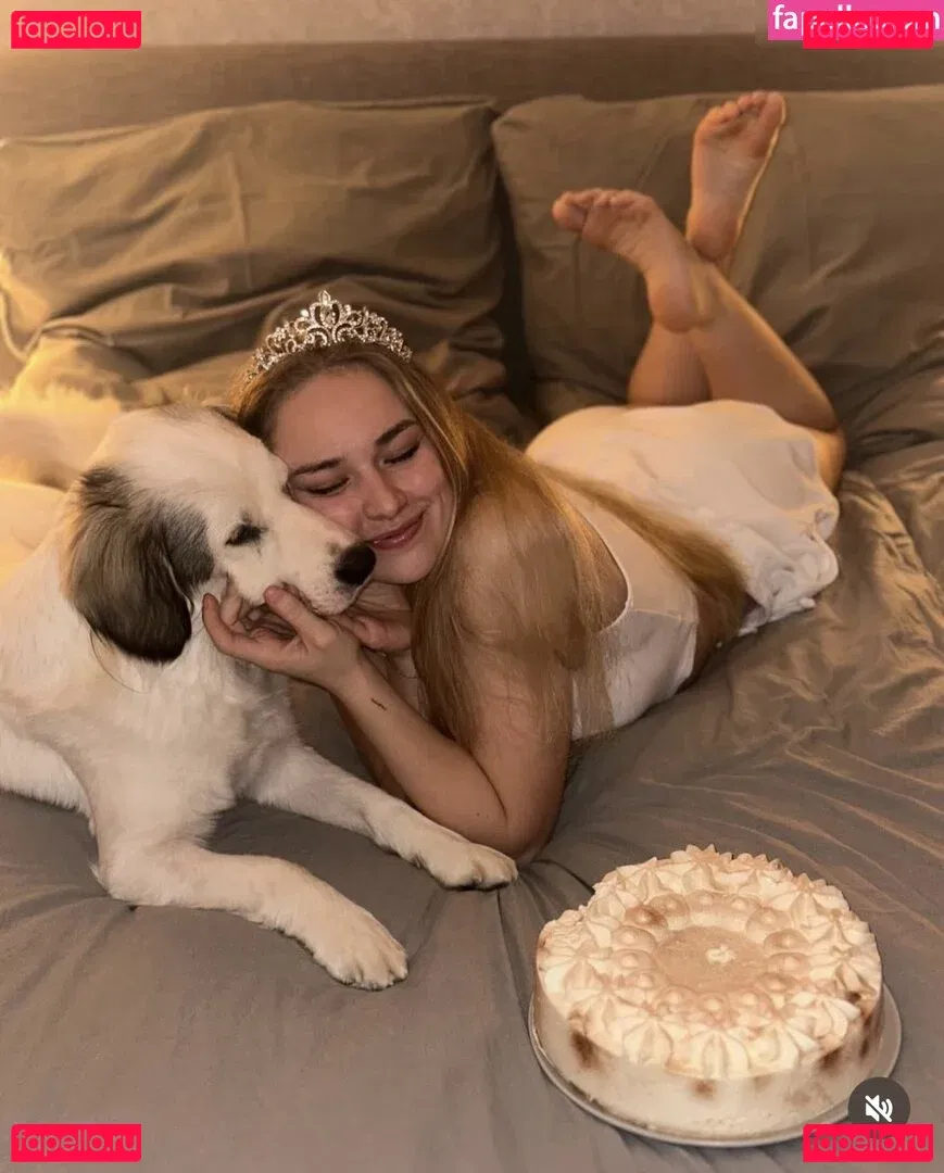 laura__pkr Onlyfans Photo Gallery 