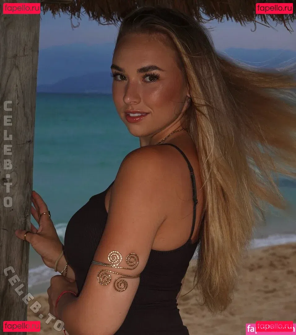 laura__pkr Onlyfans Photo Gallery 