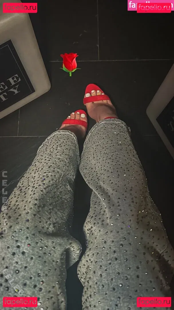 laura__pkr Onlyfans Photo Gallery 