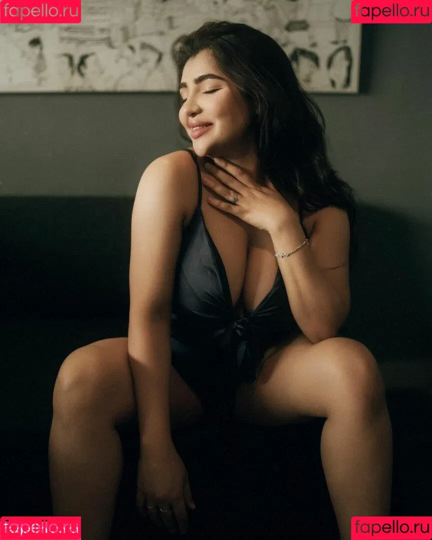 Aaditi Kohli Onlyfans Photo Gallery 