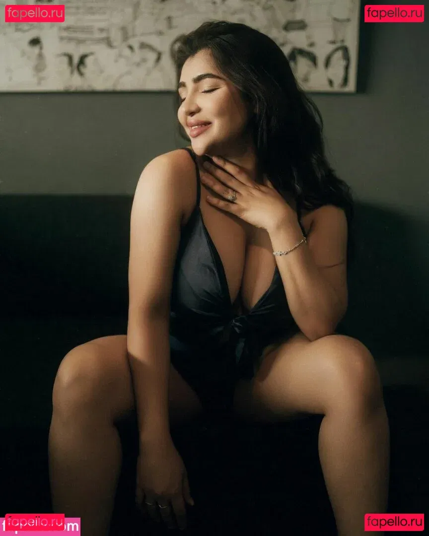 Aaditi Kohli Onlyfans Photo Gallery 