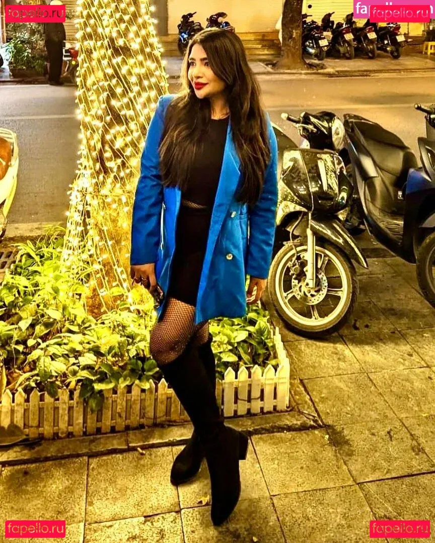 Aaditi Kohli Onlyfans Photo Gallery 