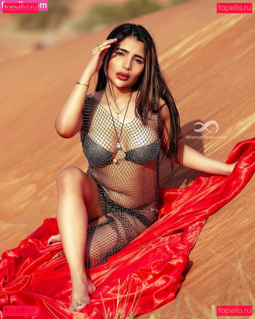 Aaditi Kohli Onlyfans Photo Gallery 