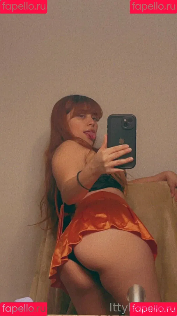 ittybittydee Onlyfans Photo Gallery 