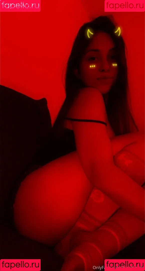 ittybittydee Onlyfans Photo Gallery 