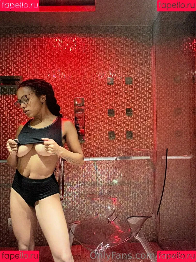 Anya Ivy Onlyfans Photo Gallery 