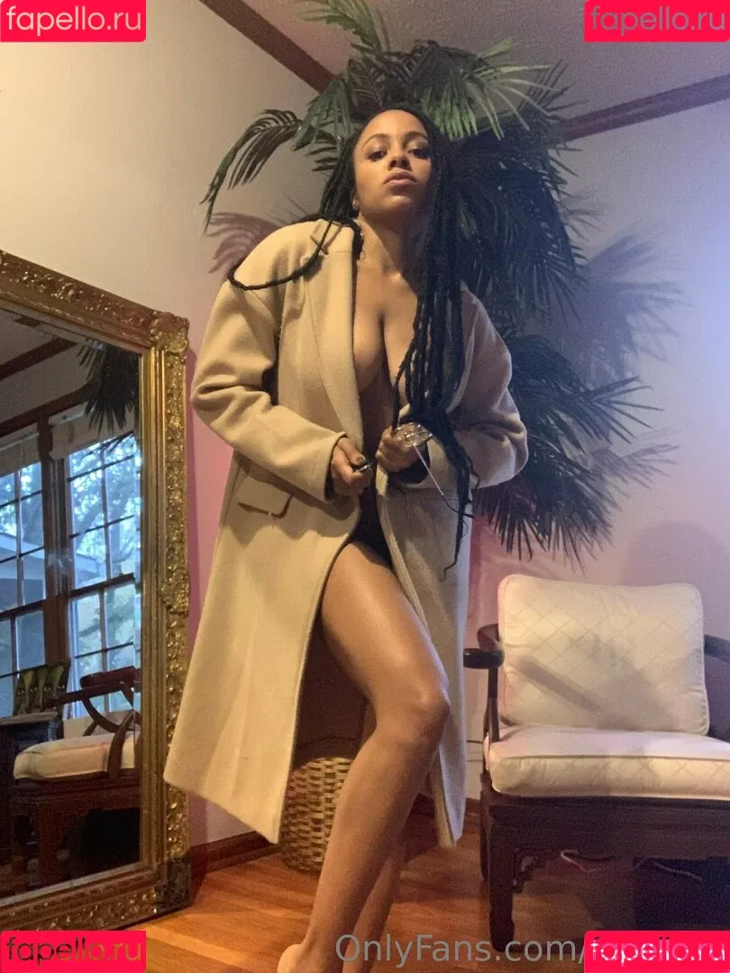 Anya Ivy Onlyfans Photo Gallery 