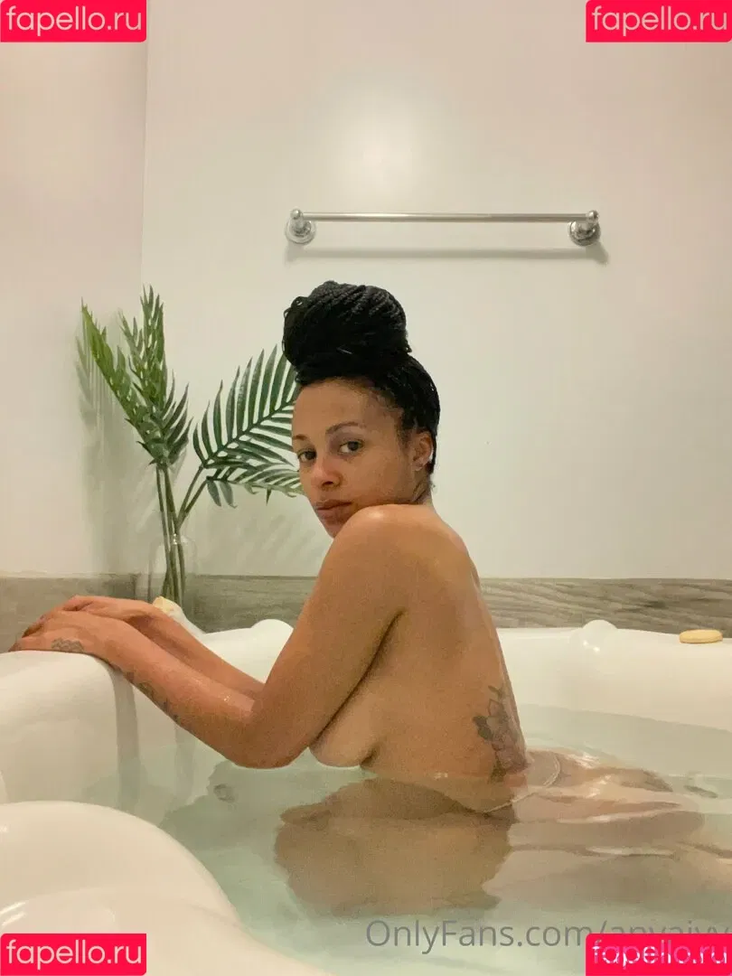 Anya Ivy Onlyfans Photo Gallery 