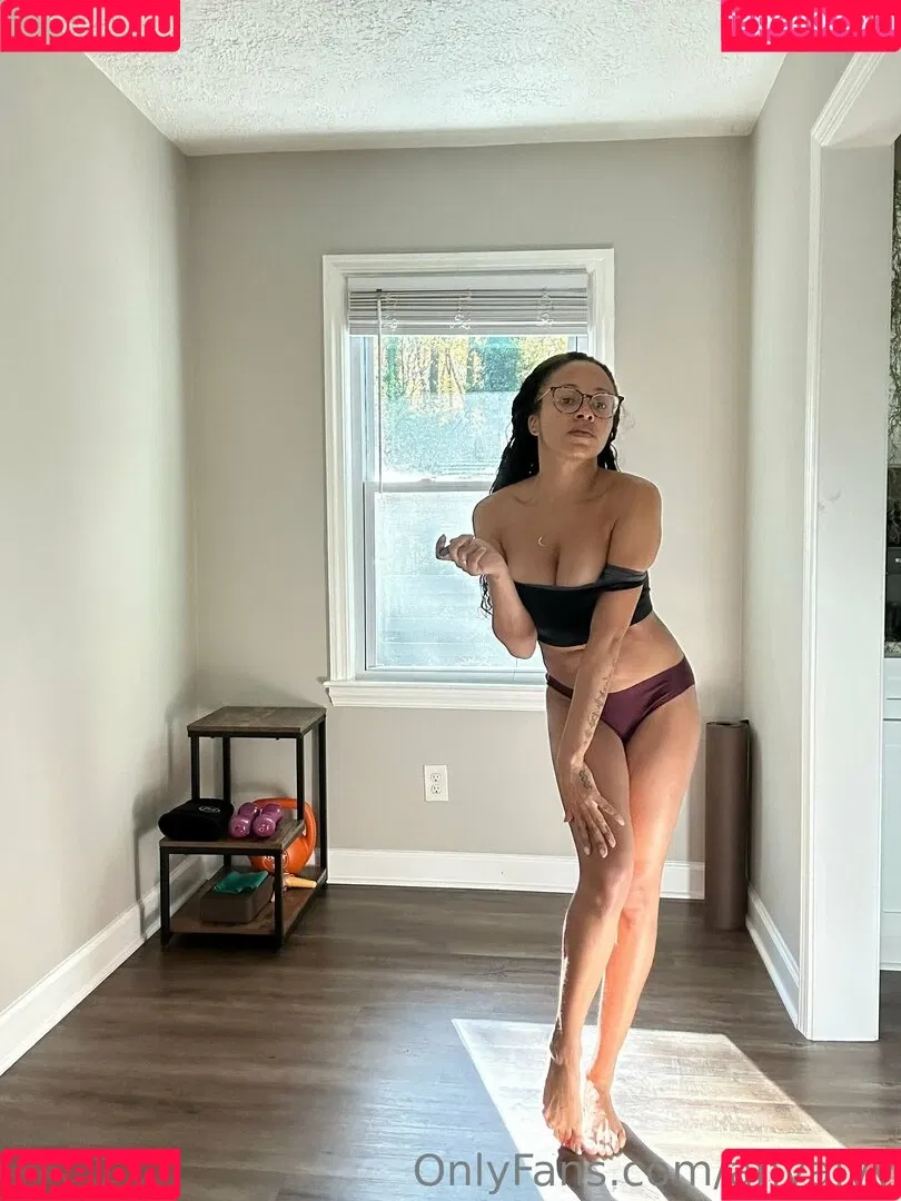 Anya Ivy Onlyfans Photo Gallery 