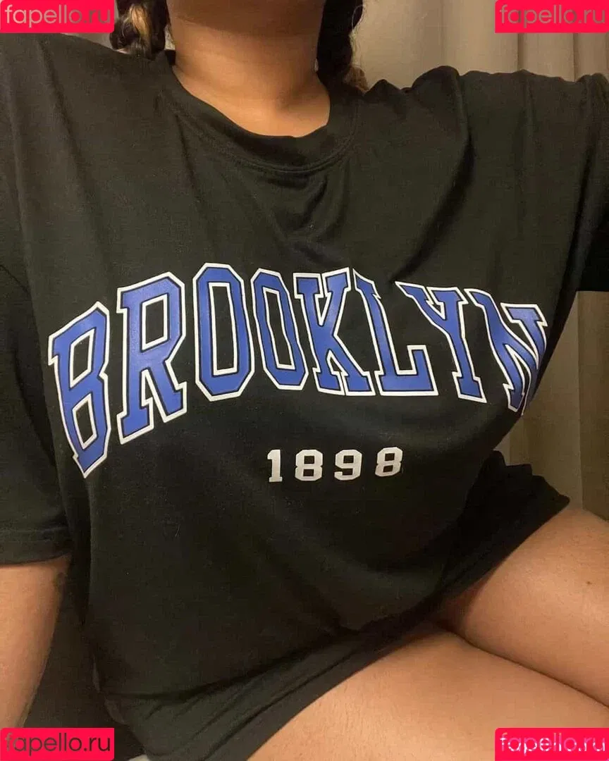 itsmezaraxx Onlyfans Photo Gallery 