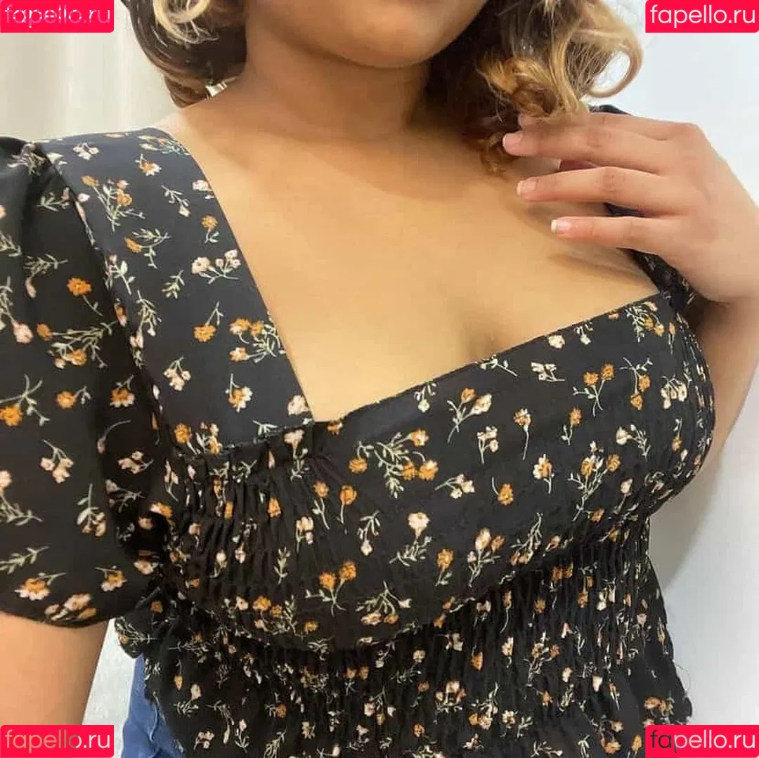 itsmezaraxx Onlyfans Photo Gallery 