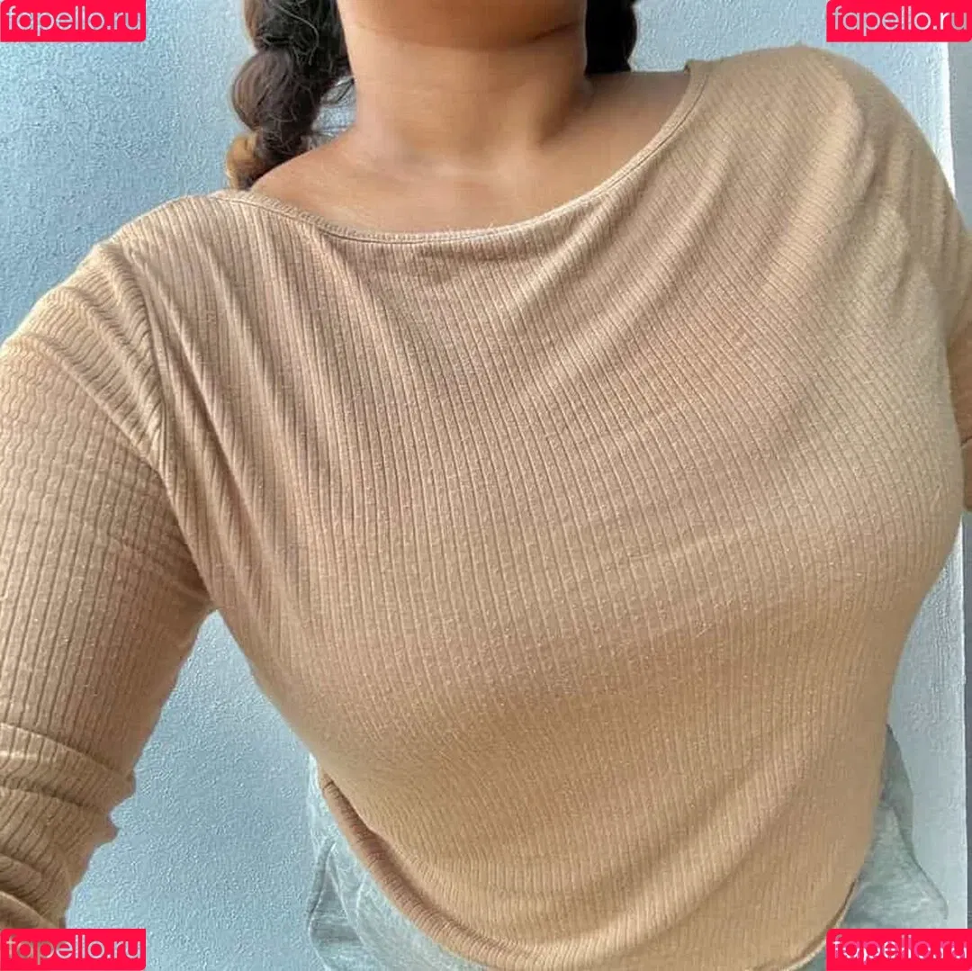 itsmezaraxx Onlyfans Photo Gallery 