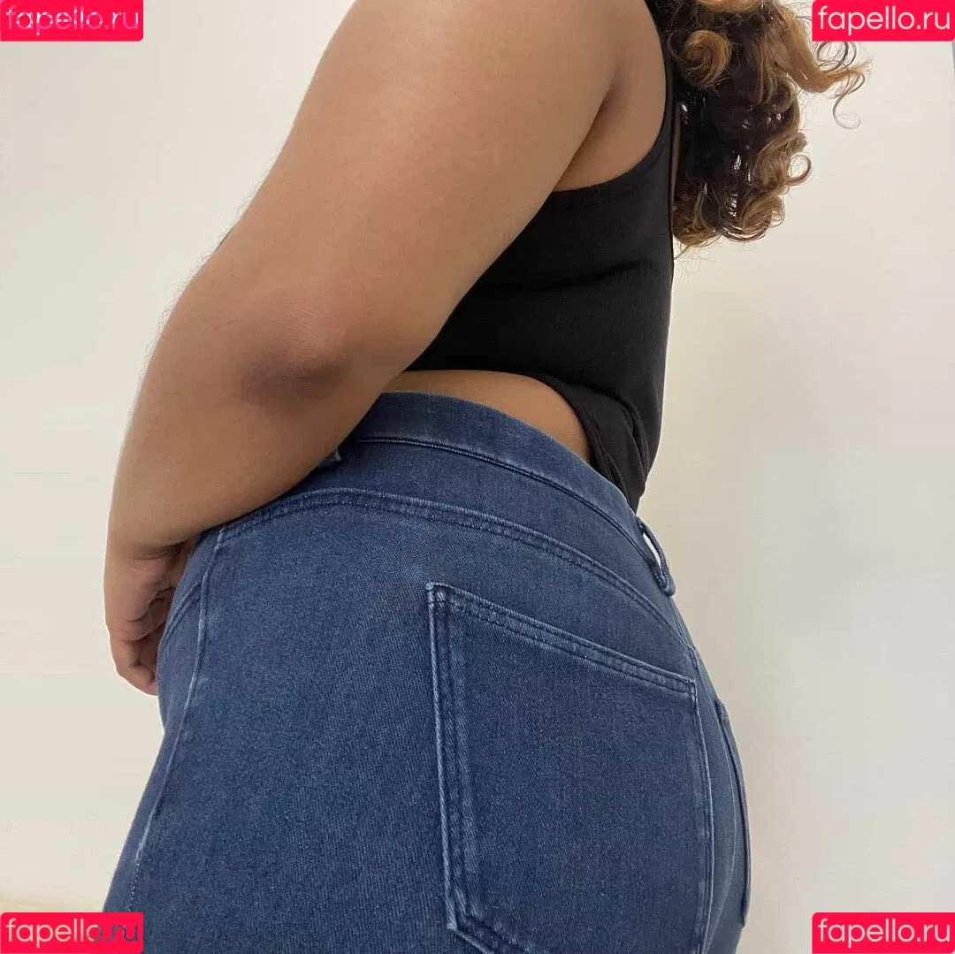 itsmezaraxx Onlyfans Photo Gallery 