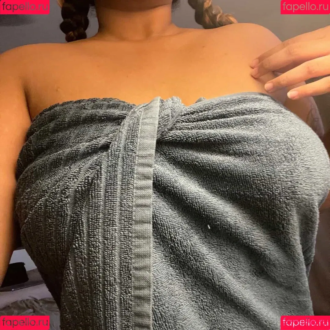 itsmezaraxx Onlyfans Photo Gallery 