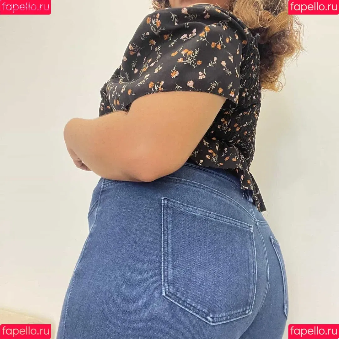 itsmezaraxx Onlyfans Photo Gallery 