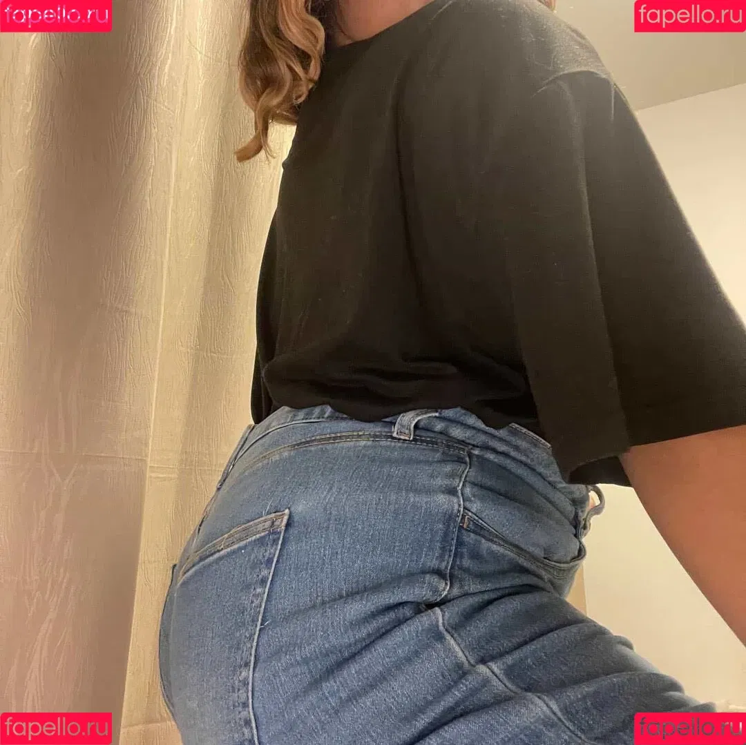 itsmezaraxx Onlyfans Photo Gallery 
