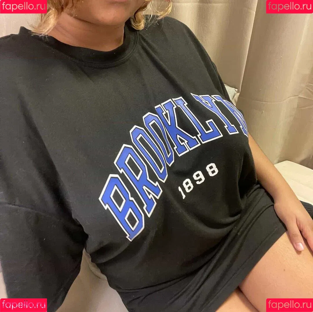 itsmezaraxx Onlyfans Photo Gallery 