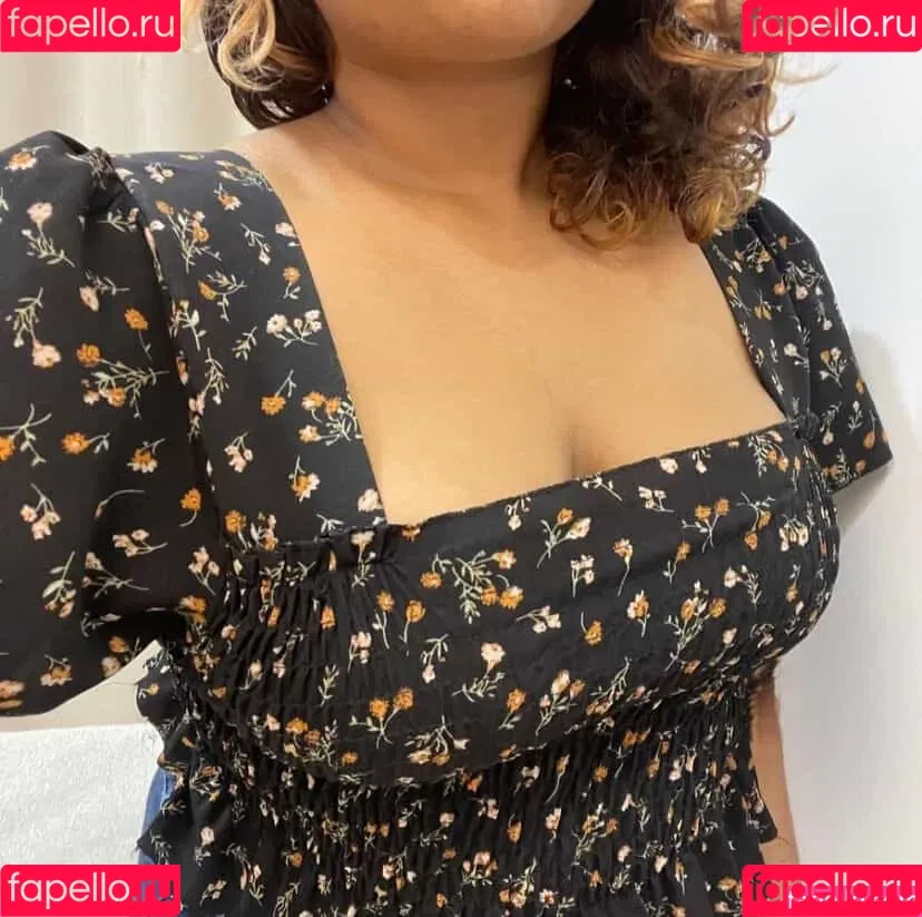 itsmezaraxx Onlyfans Photo Gallery 