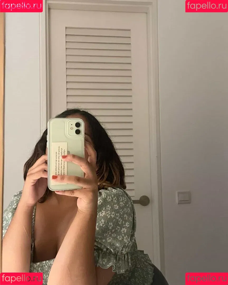 itsmezaraxx Onlyfans Photo Gallery 