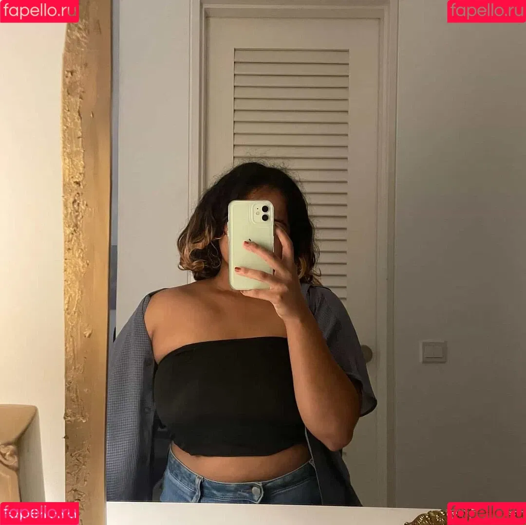 itsmezaraxx Onlyfans Photo Gallery 