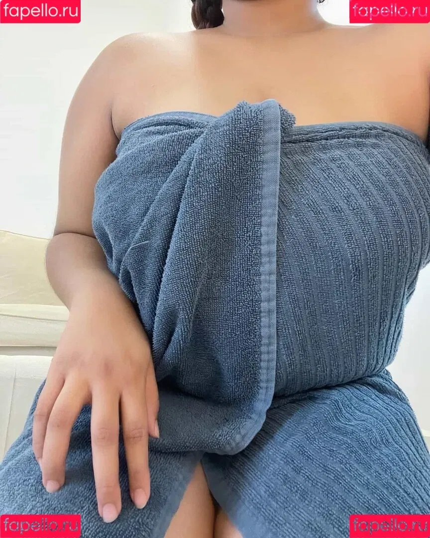 itsmezaraxx Onlyfans Photo Gallery 