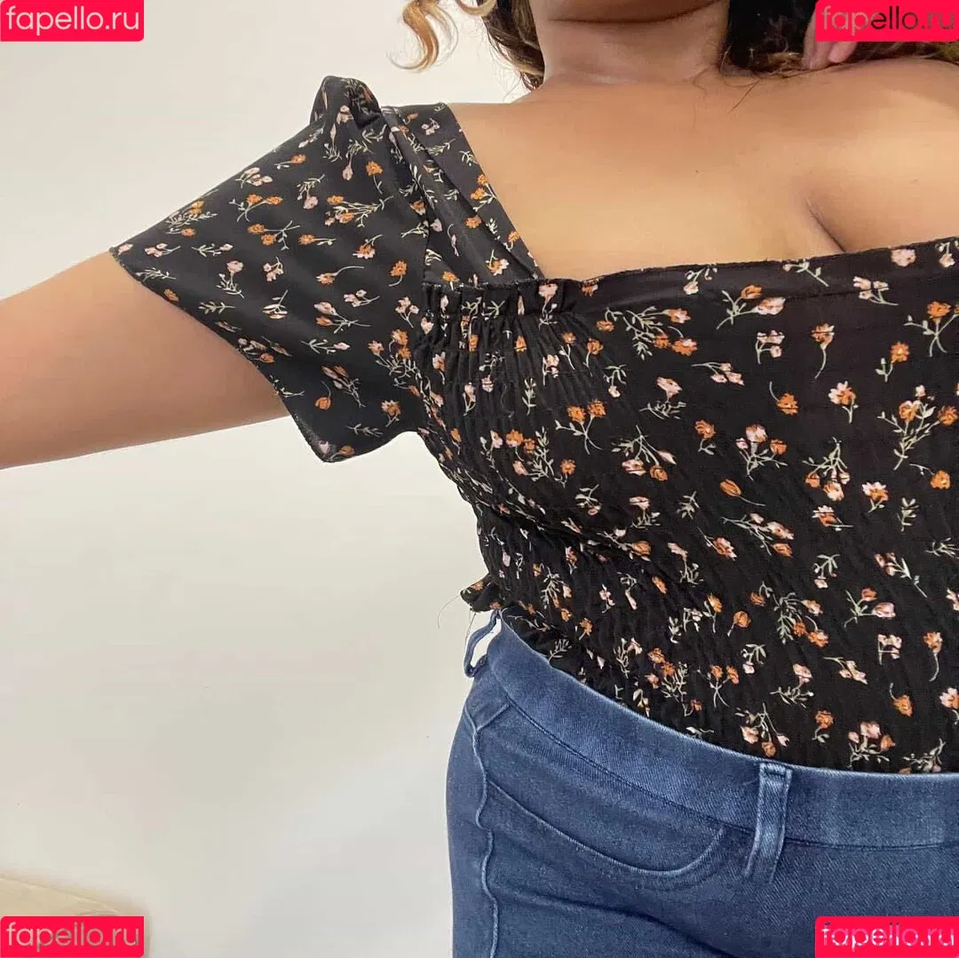 itsmezaraxx Onlyfans Photo Gallery 