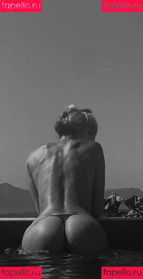 merzedesz Onlyfans Photo Gallery 