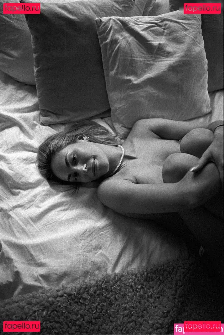 merzedesz Onlyfans Photo Gallery 