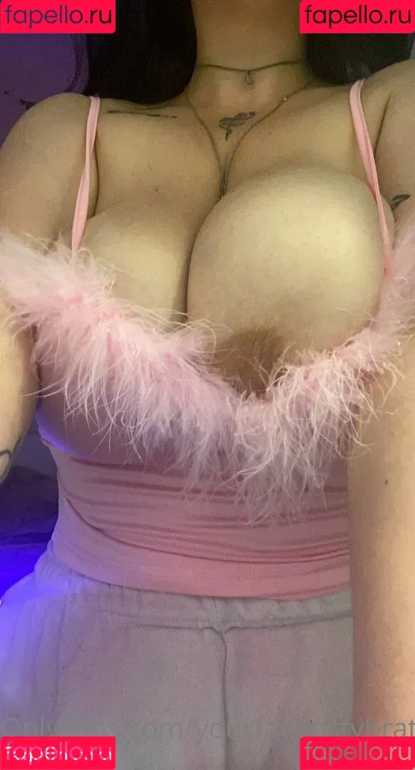 yourfavbustybrat Onlyfans Photo Gallery 