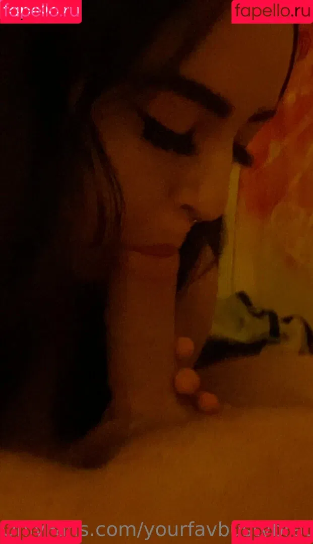 yourfavbustybrat Onlyfans Photo Gallery 
