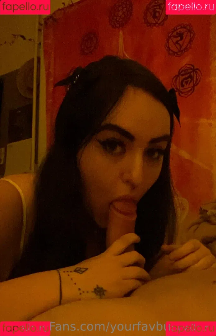 yourfavbustybrat Onlyfans Photo Gallery 