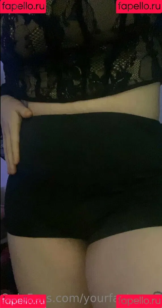 yourfavbustybrat Onlyfans Photo Gallery 
