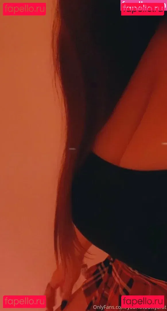 yourfavbustybrat Onlyfans Photo Gallery 